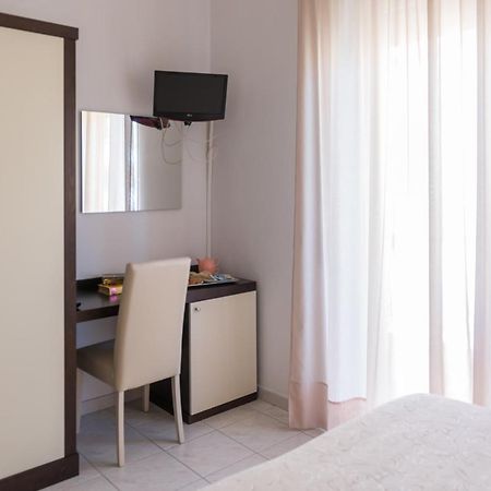 Hotel Viola Gaeta Buitenkant foto