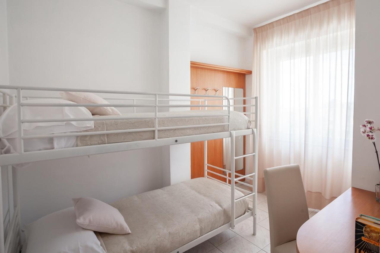 Hotel Viola Gaeta Buitenkant foto