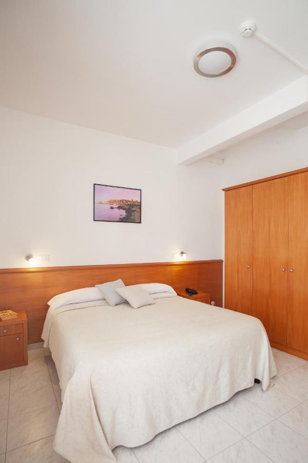 Hotel Viola Gaeta Buitenkant foto