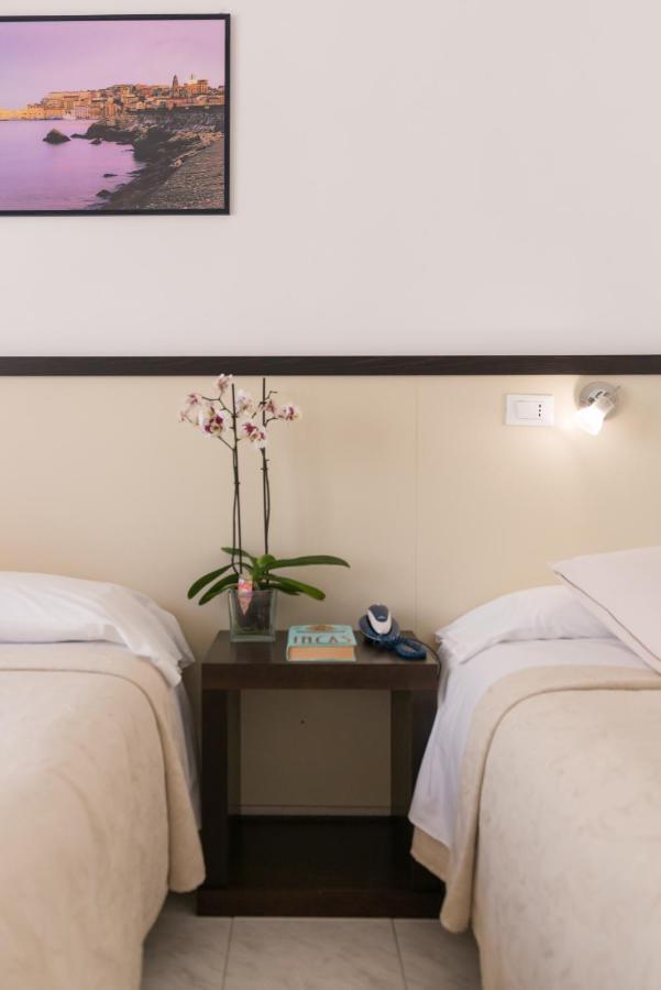 Hotel Viola Gaeta Buitenkant foto