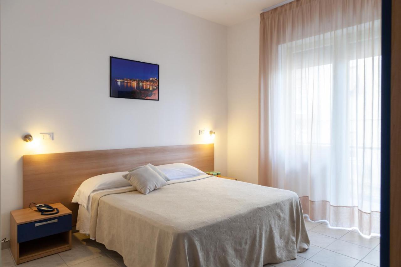 Hotel Viola Gaeta Buitenkant foto