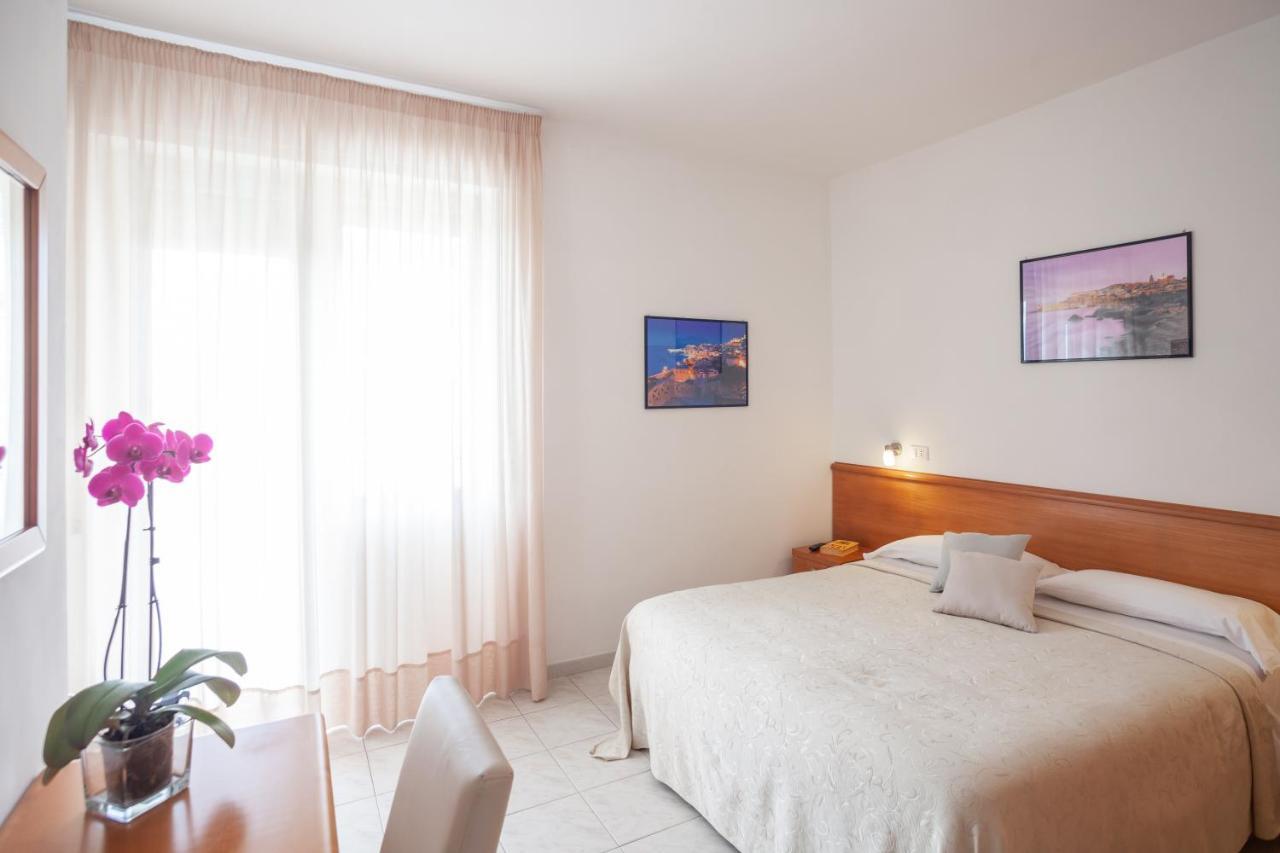 Hotel Viola Gaeta Buitenkant foto