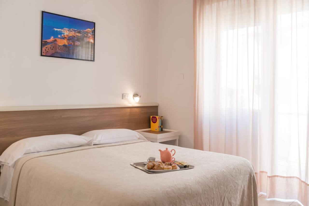 Hotel Viola Gaeta Buitenkant foto