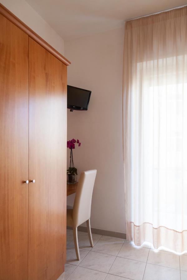 Hotel Viola Gaeta Buitenkant foto