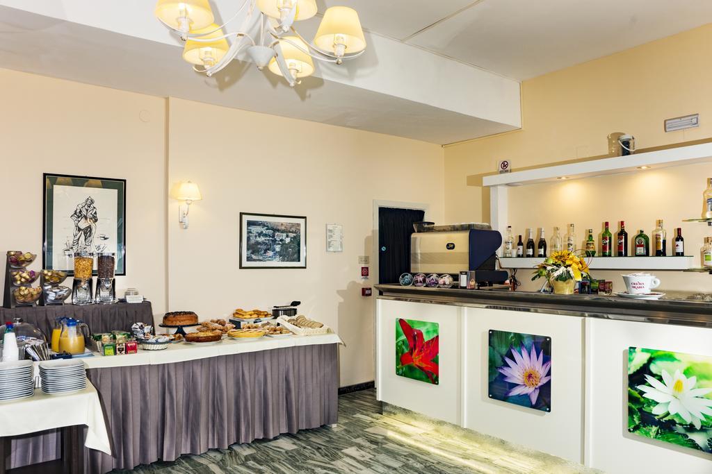Hotel Viola Gaeta Buitenkant foto